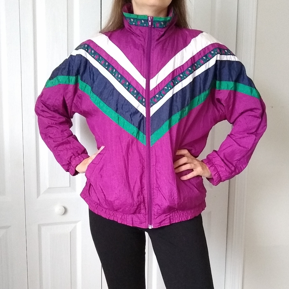 Vintage L 80s maroon wind breaker Chevron jacket
